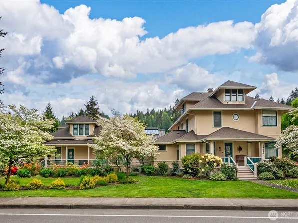 10425 E Riverside Drive, Bothell, WA 98011