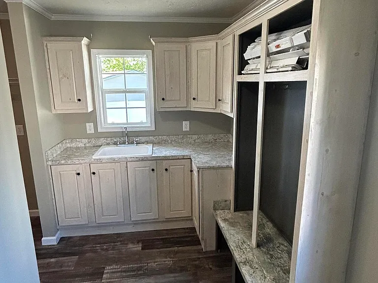857 Nicholas Dr SW — Photo 23