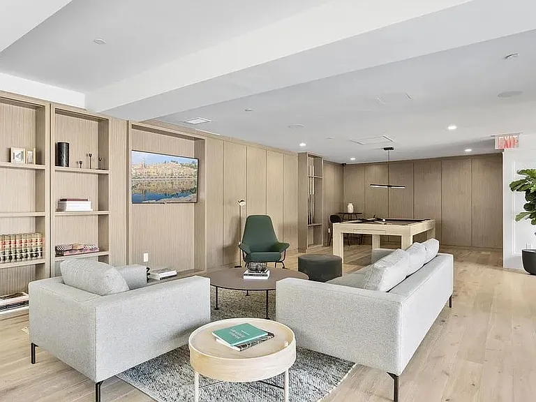 555 Waverly Ave #1K — Photo 14