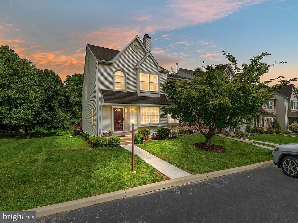 1st image of 165 Cambridge Cir #79