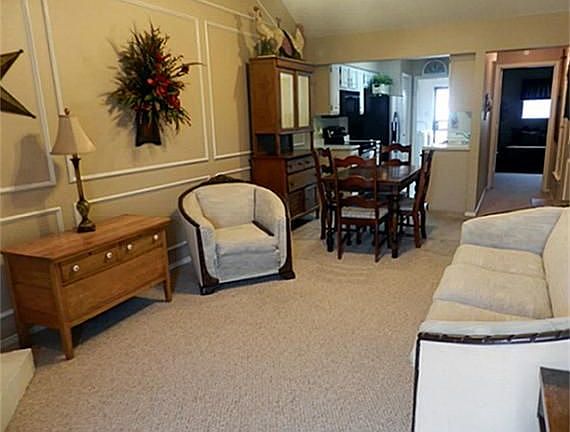 3rd image of 227 Hood Dr