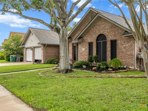 307 Cherrystone Cir, Victoria, TX 77904