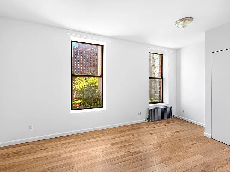 356 W 56th St #6 — Photo 2