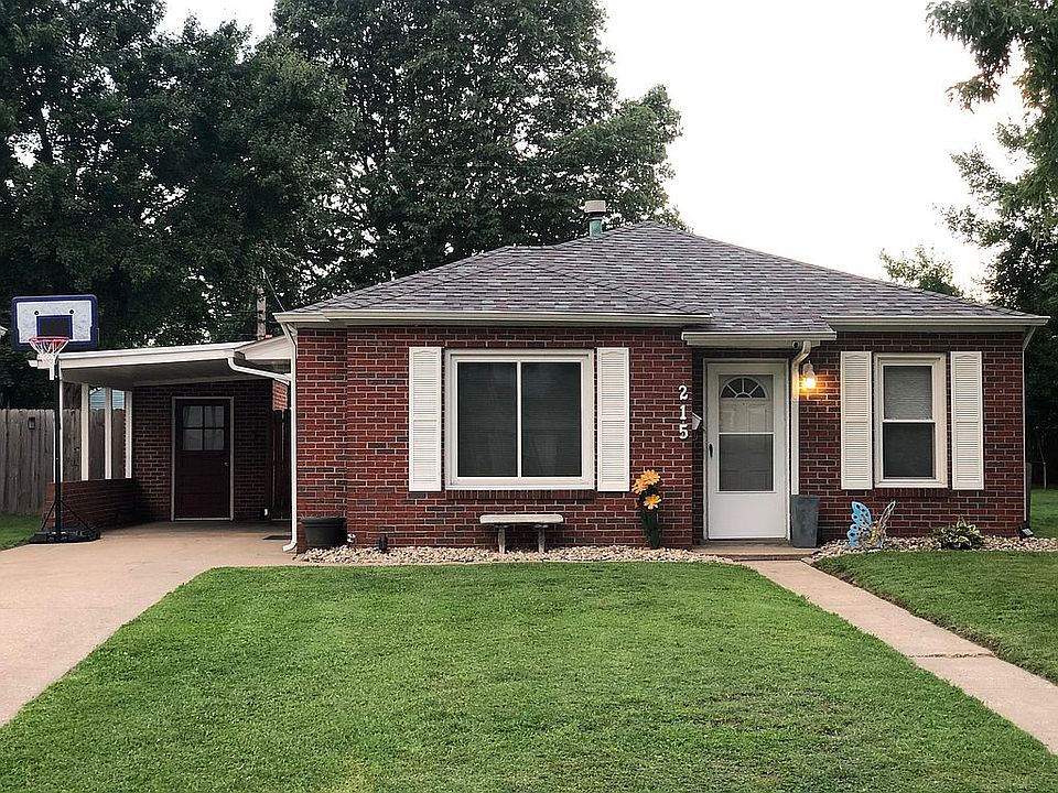 1st image of 215 Whitelaw Ave