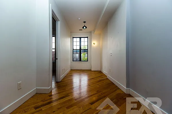 Rented by EXR | media 4