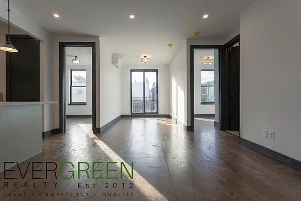 Rented by Evergreen Apartments BK | media 6