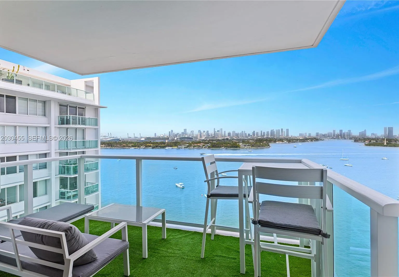 Mirador 1000 Condo — Photo 2