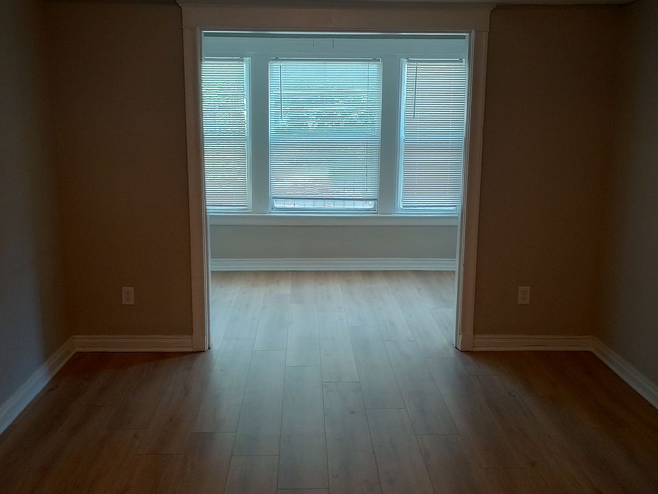 1st image of 914 E 39th St APT 1E