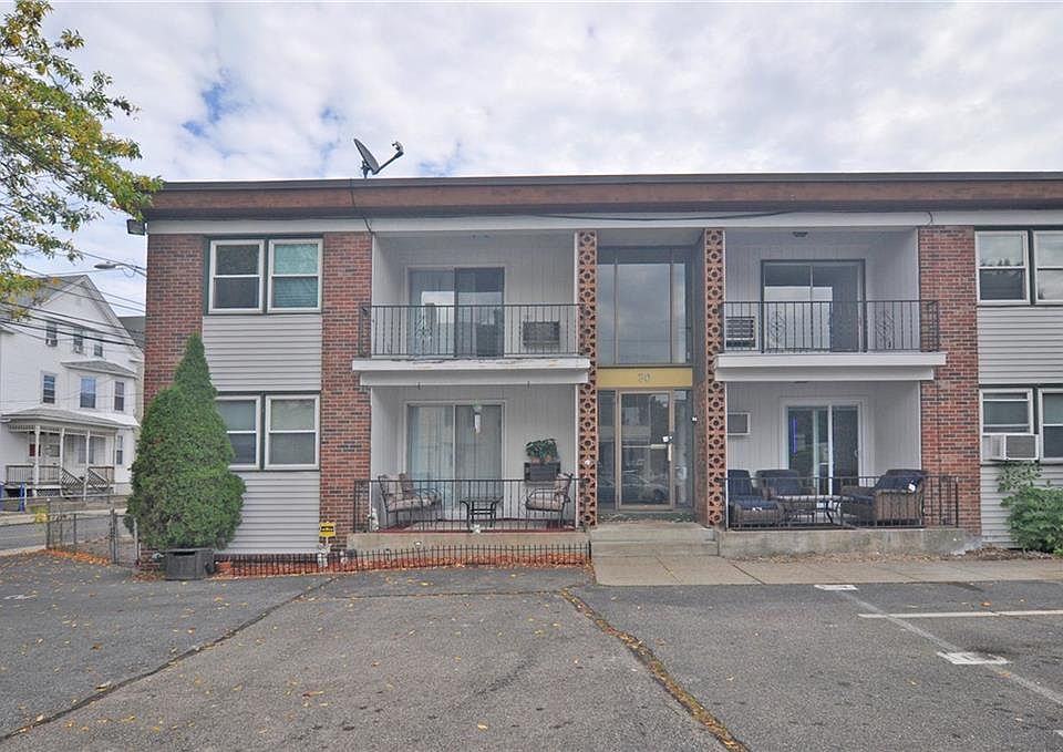 1st image of 184 Regent Ave #4