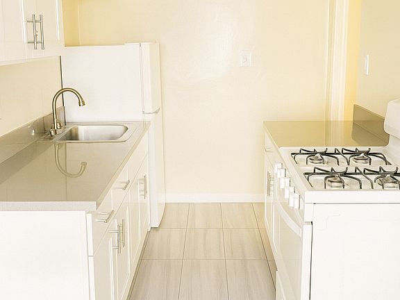 2nd image of 1153 N Vista St APT 7