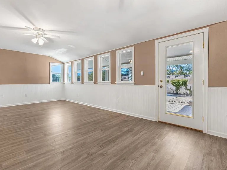 28461 Portsmouth Dr — Photo 16