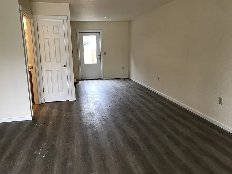 2750 Central Ave — Photo 5