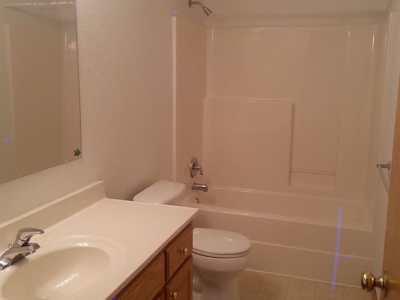4th image of 608 N Austin St APT B