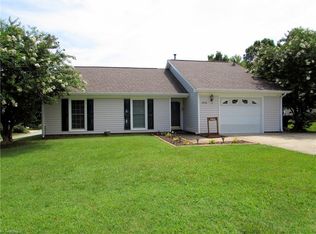4010 Peregrine Ct, High Point, NC 27265