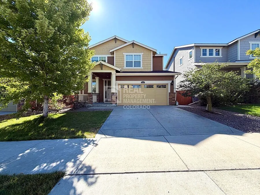 Welcome home to luxury and comfort in Parker's Sierra Ridge community! — Photo 1