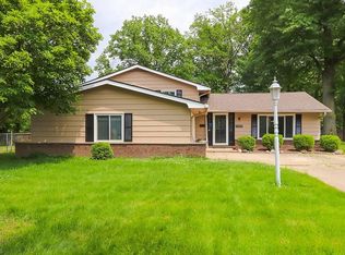 3395 E Oxford Oval, North Olmsted, OH 44070