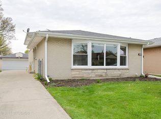 8850 N Merrill St, Niles, IL 60714