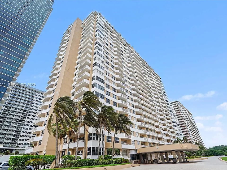 1980 S Ocean Dr #15A