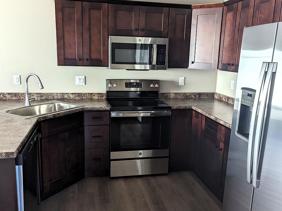 622 Hillside Dr, Tiffin, IA 52340 Zillow