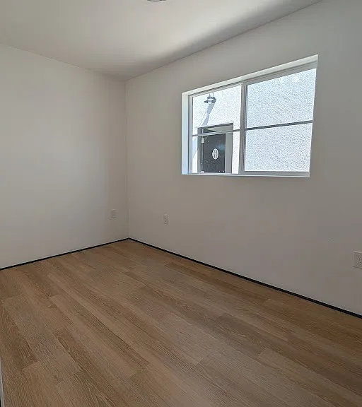3445 Collier Ave — Photo 10