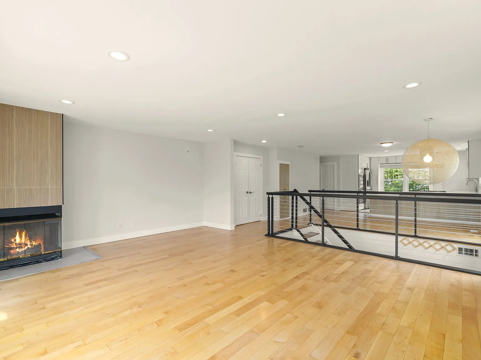 4 bed, 3.5 bath, $7,500 — Photo 4