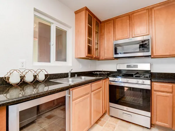 526 Calle Montecito, Oceanside, CA 92057