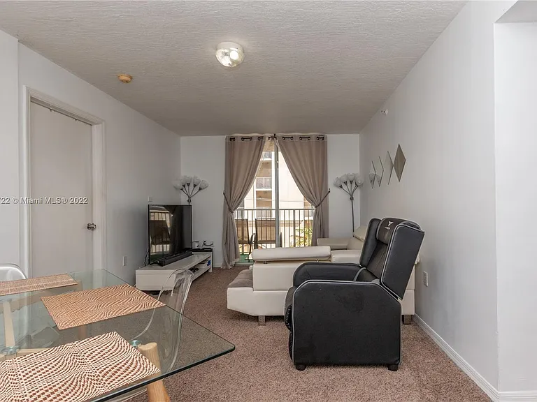 102 SW 6th Ave #202 — Photo 9