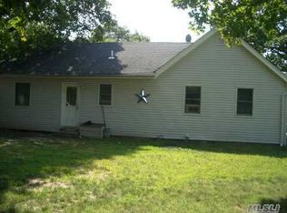 1066 Carlls Straight Path, Dix Hills, NY 11746