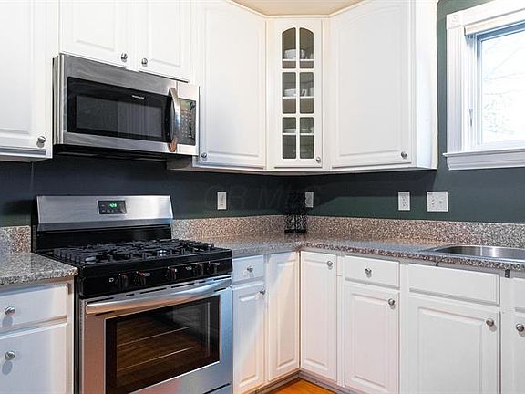 4th image of 687 Hunter Ave