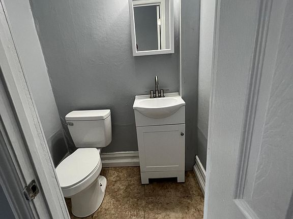 5th image of 713 N Main St #A