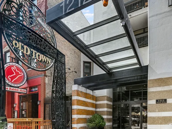 1212 N Wells St APT 202, Chicago, IL 60610