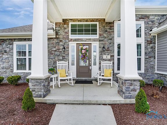 3rd image of 8 Winfield Manor Ct