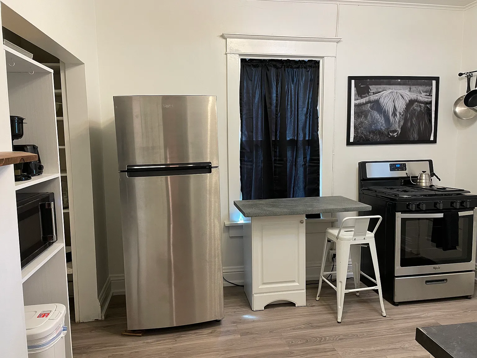 1 bed, 900 sqft, $1,200 — Photo 1
