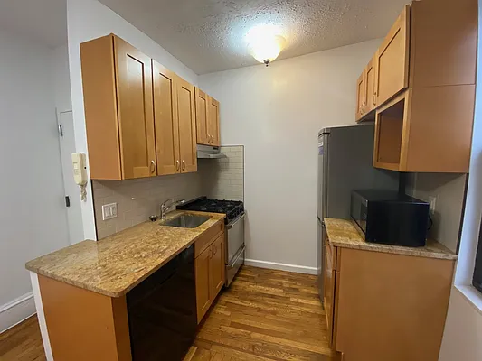 Rented by GreenVill Real Estate LLC | media 38