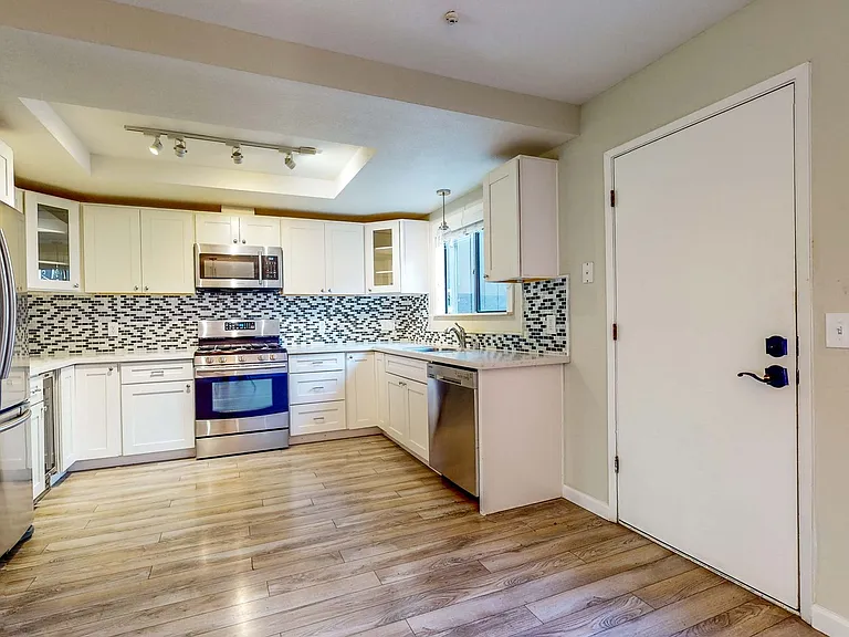 372 Los Alamos Rd — Photo 10