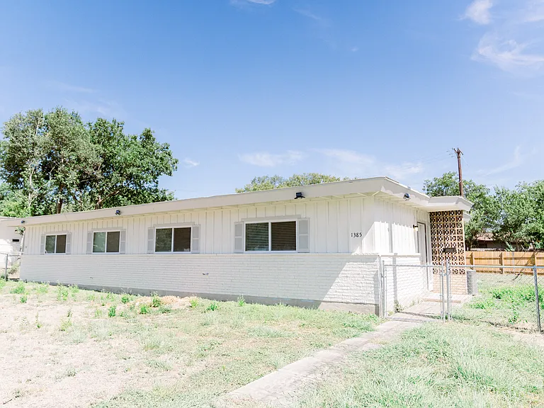 1385 Oblate Dr — Photo 26