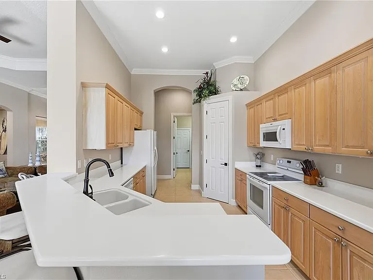 9024 Maverick Ct — Photo 13