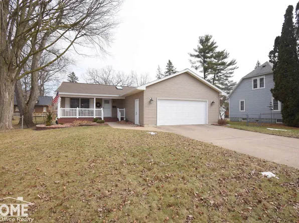 1214 N Water St, Owosso, MI 48867