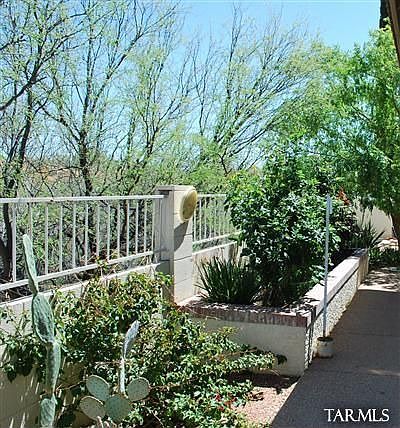 4th image of 5560 N Waterfield Dr