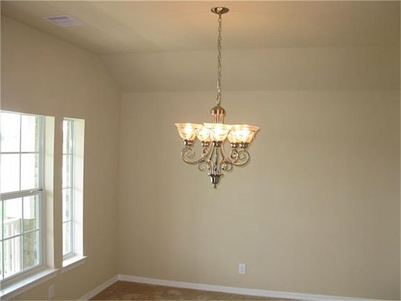 4th image of 7014 Sun Creek Dr