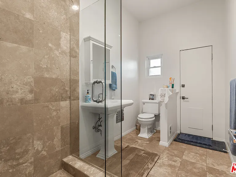 3340 Scadlock Ln — Photo 12