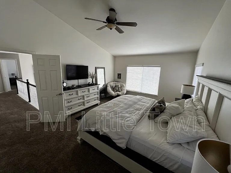 24646 E Florida Ave — Photo 14