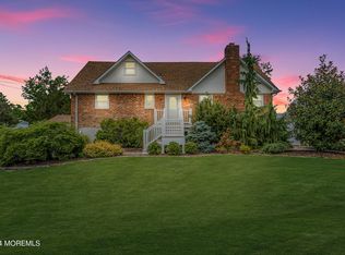 7 Cedarcrest Dr, Bayville, NJ 08721