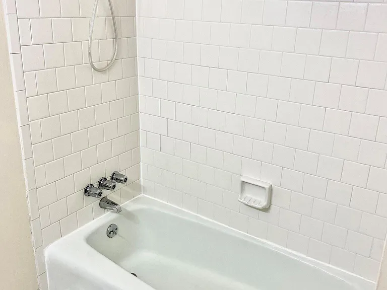 510 7th St NE #B — Photo 7