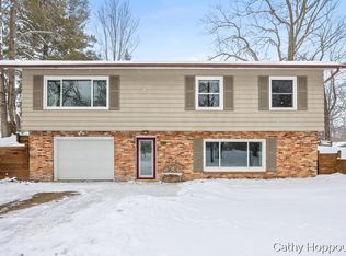 8511 Riverest Dr, Portland, MI 48875