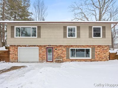 8511 Riverest Dr, Portland, MI, 48875