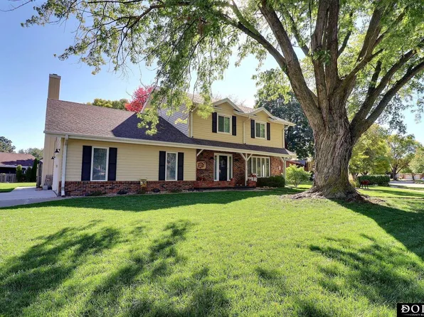 1840 Bramblewood Ln, Fremont, NE 68025