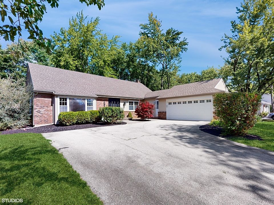 1st image of 1052 W Peregrine Dr