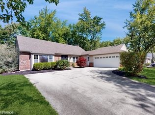 1052 W Peregrine Dr, Palatine, IL 60067