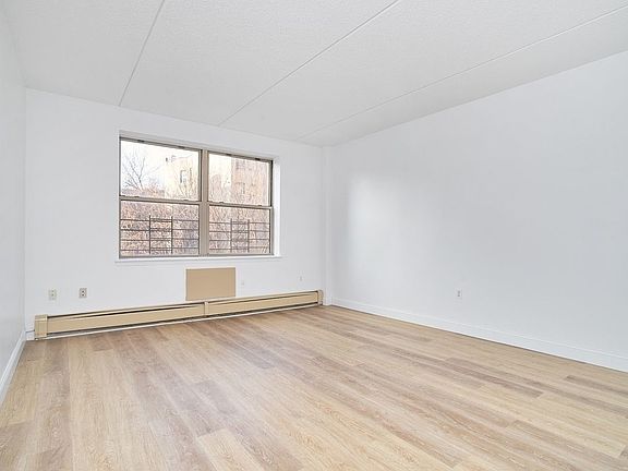 2nd image of 304 W 117th St #6B